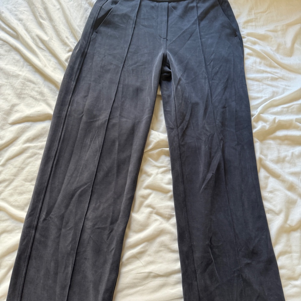 Lululemon Softsreme Pintuck Pants